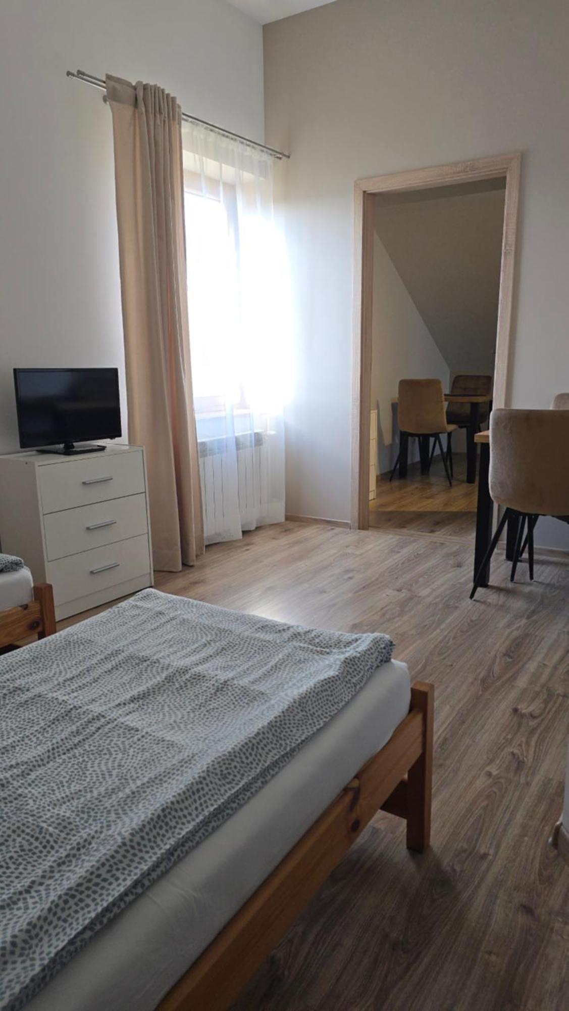 Vip Village Las Woda Rower - Podgrzewany Basen, Balia, Sauna Miedzierza Exterior photo
